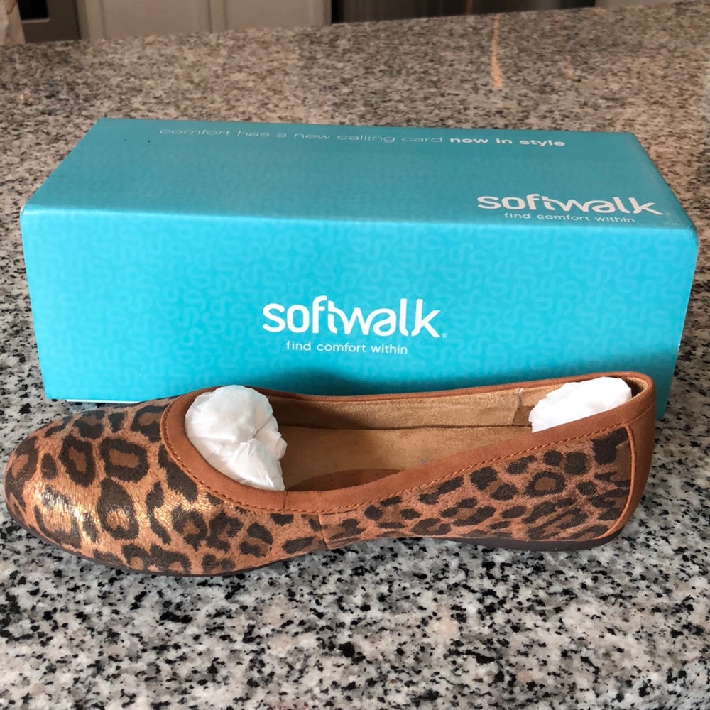 NWT SoftWalk ‘Napa’ Flat in Metallic Leopard 7W